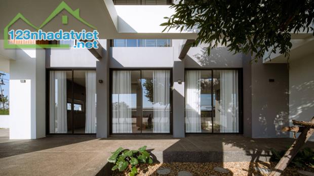 Bán Biệt thự Tây Hồ 165m² * 4 tầng, mặt tiền 11m, giá 64 tỷ, cách mặt hồ Tây chừng 50m. - 3