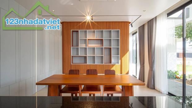 Bán Biệt thự Tây Hồ 165m² * 4 tầng, mặt tiền 11m, giá 64 tỷ, cách mặt hồ Tây chừng 50m. - 2