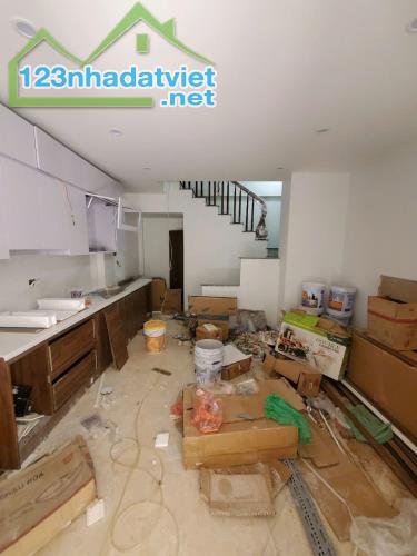 Bán nhà Nguyễn Lam,Phúc Đồng 5 tầng,31m,mt4.2m oto đỗ cổng nhỉnh 5 tỷ - 1