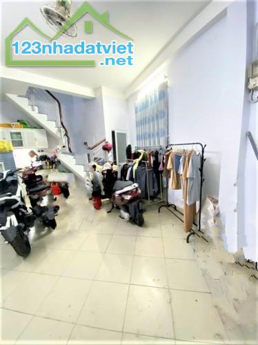HƠN 10 TỶ NHÀ QUẬN 1 PHƯỜNG NGUYỄN THÁI BÌNH - CẠNH MẶT TIỀN - 6x8M 3 TẤM -HĐ THUÊ 24TR/TH
