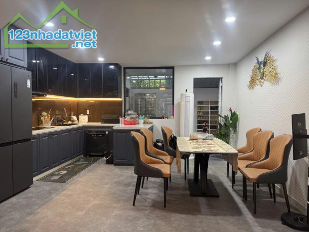 BÁN CĂN NHÀ ĐẸP 3 TẦNG, DT 88M2, ĐƯỜNG BÀU NĂNG, GẦN BIỂN NGUYỄN TẤT THÀNH - CHỈ 6.3X TỶ - 3
