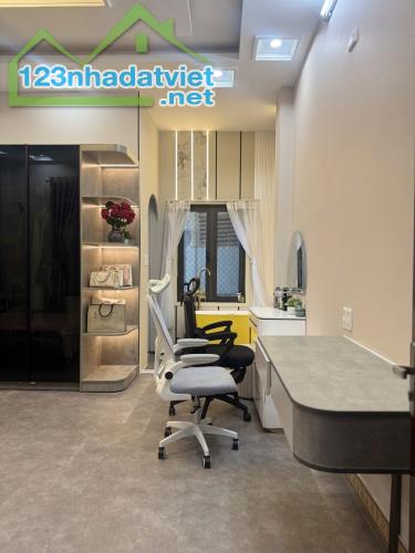 BÁN CĂN NHÀ ĐẸP 3 TẦNG, DT 88M2, ĐƯỜNG BÀU NĂNG, GẦN BIỂN NGUYỄN TẤT THÀNH - CHỈ 6.3X TỶ - 2