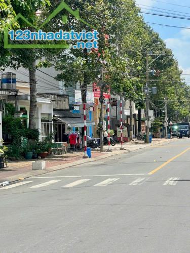 BÁN NHÀ 2 TẦNG 100M2- TRẦN QUANG KHẢI – HẺM Ô TÔ – GẦN BIG C (GO) DĨ AN.