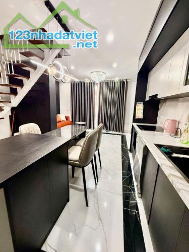 LÒ ĐÚC NGUYỄN CAO HAI BÀ TRƯNG 50m GIÁ 11 TỶ 950 TRIỆU - 1