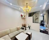 Nhà đẹp HXH nằm ngay trung tâm Q1 45m giá tốt chưa đến 15 tỷ.