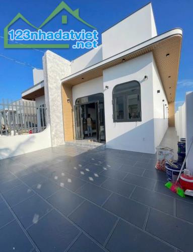 Bể nợ cần bán nhà gấp tại Củ Chi, Giá 1tỷ220, DT323m2, SHR - 2