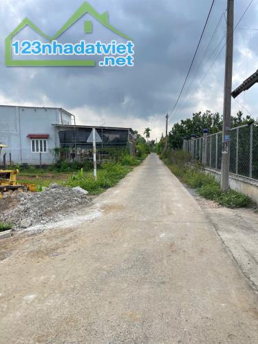 Đất nền: 950tr/ nền .Nhà Cấp 4: 1ty** - 2