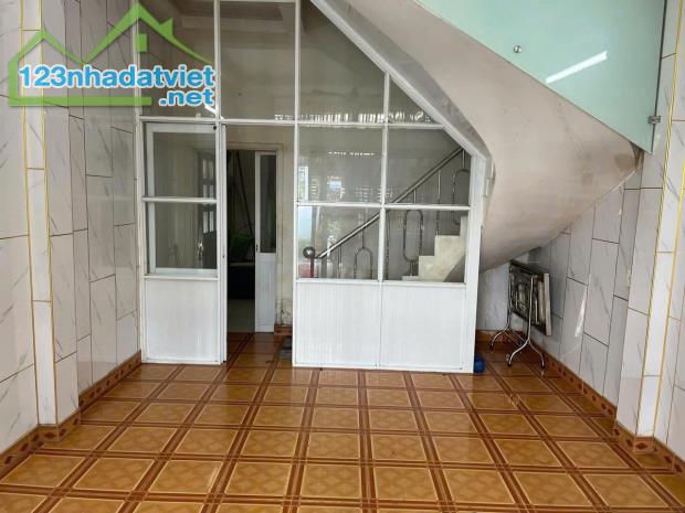 BÁN NHÀ 1 TRỆT 1 LẦU ĐÚC – SỔ HỒNG RIÊNG – GẦN CHỢ PHÚ LẠC - BÌNH CHÁNH - 3