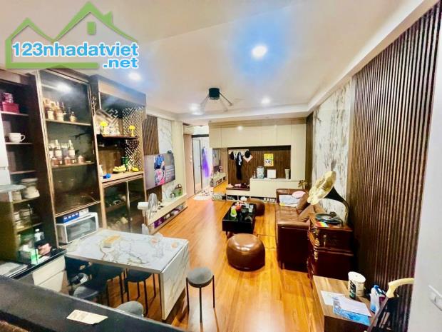 💥Bán Nhà Phố Cổ Linh 54m2-hơn 8 tỷ-DÂN XÂY - GẦN HỒ-TRUNG TÂM THẠCH BÀN - TIỆN ÍCH BẠT NG