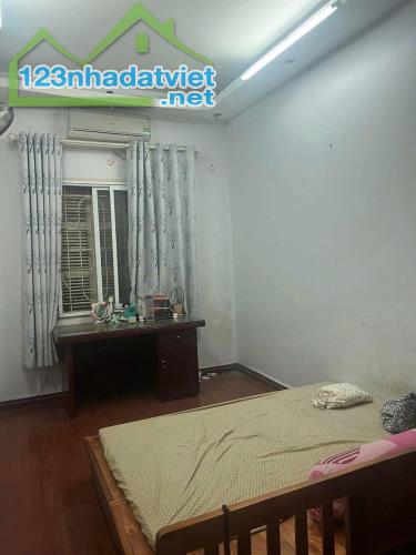 Cho thuê nhà ngõ 71 Hoàng Văn Thái, 30m2, 3 tầng, 2 ngủ, 8.5 triệu KD online kết hợp ở gđ - 1