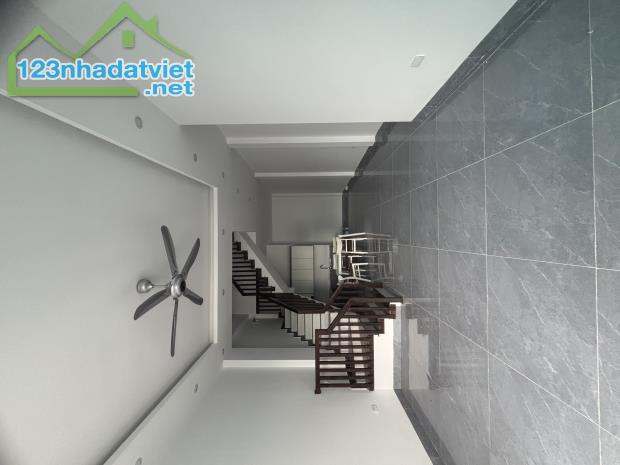 Bán 🏡 3 tầng thơm mùi sơn p. Đông Sơn giá chỉ hơn 3tỷ - 1