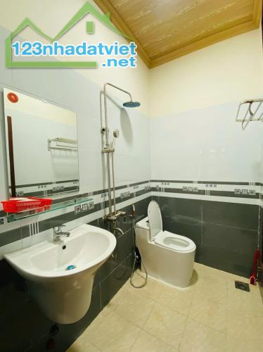 Cần Bán Biệt Thự Sân Vườn Sổ Riêng XD 202m2 giá chỉ 8 tỷ - 4