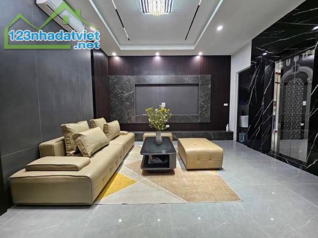 Chỉ có mình em Ngọc Lâm, Long Biên, gần phố, ô tô đỗ cổng , thang máy mới. - 1
