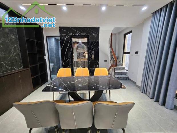 Chỉ có mình em Ngọc Lâm, Long Biên, gần phố, ô tô đỗ cổng , thang máy mới. - 4