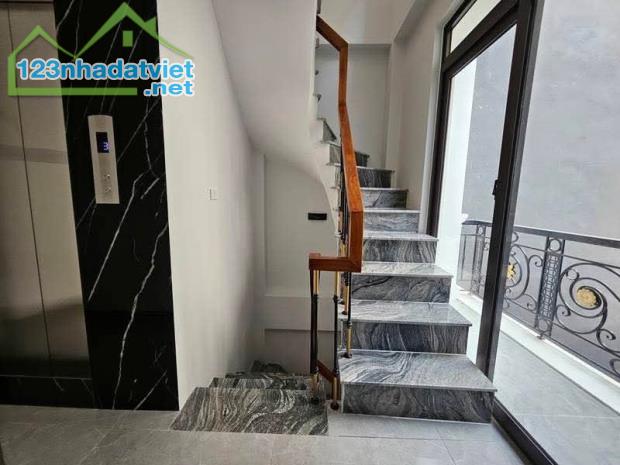 Chỉ có mình em Ngọc Lâm, Long Biên, gần phố, ô tô đỗ cổng , thang máy mới. - 5