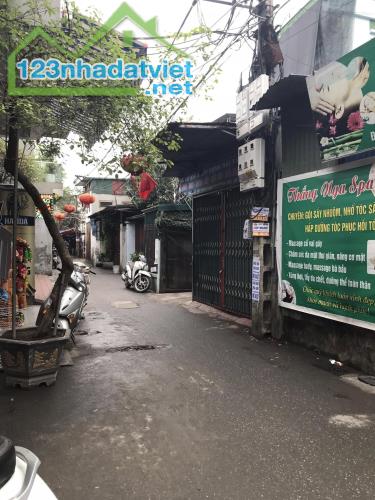 Bán đất Tự Khoát, Ngũ Hiệp, mặt chợ, kinh doanh đỉnh, giá 8.8 tỷ. Lh 0888229559