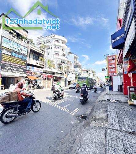 Nhà mặt tiền Lạc Long Quân, 3 tầng, 120m2, 6.1x20m, Tân Bình, chỉ 19.9 tỷ TL