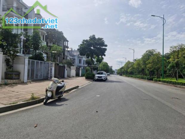 Bán gấp lô đất phố Tư Đình, Long Biên - Phân lô A38 - 140m2 - Chỉ nhỉnh 17 tỷ - 1