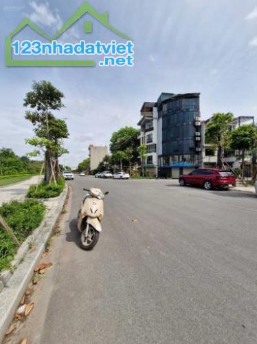 Bán gấp lô đất phố Tư Đình, Long Biên - Phân lô A38 - 140m2 - Chỉ nhỉnh 17 tỷ - 2
