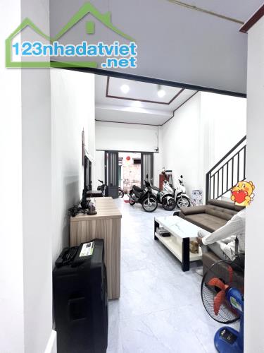 Bán nhà quận 6 - Hẻm xe hơi 70tr/m2 - Nhà nở hậu còn mới ở ngay 6.2 Tỷ - 1