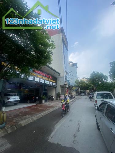 Bán nhà phố Nguyễn Khánh Toàn hợp xây văn phòng, nhà hàng, cà phê, showroom, chỉ 82 tỷ. - 2