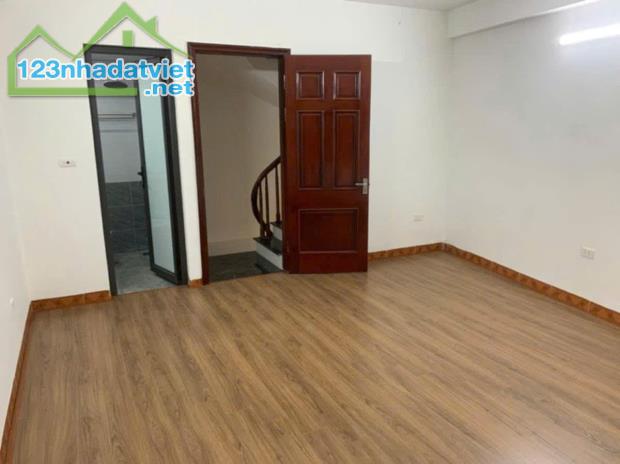 🏡 Bán Nhà  4.5 Tầng, Đa Sỹ - Hà Đông | Diện tích 31m² | cách 2 nhà ra trục chính Giá 6.9 - 2