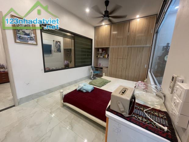 NHÀ HÀNG BỀ THẾ TÂY HỒ QUẬN - DT KHỦNG - NỞ HẬU- VỪA Ở VỪA KD NHÀ HÀNG SÂN VƯỜN - 2