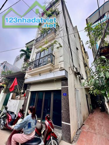 Bán nhà phốNam Dư, Hoàng Mai, ôtô gần, 5t, 41m, giá hơn 6 tỷ tý. Liên hệ 0888183969.