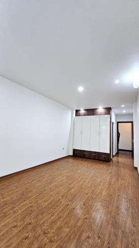 Bán nhà Kim Quan Thượng, Long Biên 36 m2 5 tầng . Bán 6,4 tỉ - 2