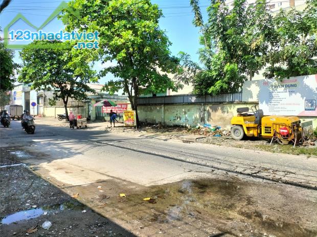Bán xưởng may mặt tiền đường xe container -  diện tích lớn, gần QL 1A - Quận 12. - 3