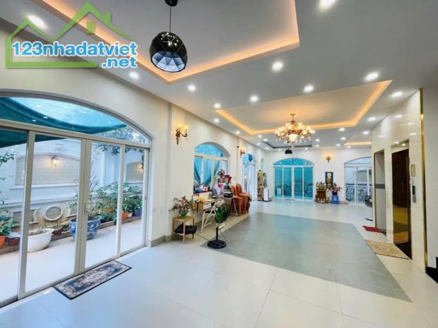 Nhà mặt tiền Phường Phú Mỹ, Quận 7 – 90m² – Thang máy – Để được ô tô – Giá chỉ 14.8 tỷ