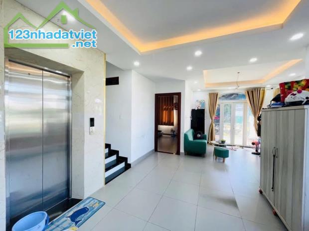 Nhà mặt tiền Phường Phú Mỹ, Quận 7 – 90m² – Thang máy – Để được ô tô – Giá chỉ 14.8 tỷ - 1