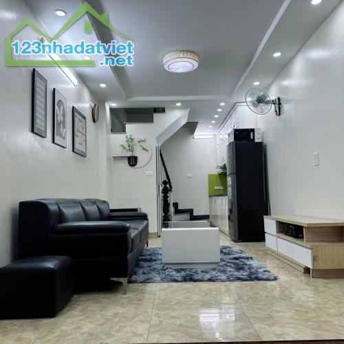 Cho thuê nhà mới đẹp Lê Quang Đạo, 35m2, 5 tầng, 3 ngủ, 14 Triệu KD online, ở hộ gia đình - 4