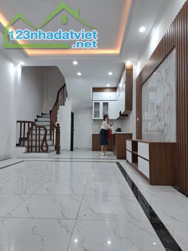 *BÁN NHÀ MỚI XÂY QUAN NHÂN, THANH XUÂN - 2 THOÁNG -GIÁ CHỈ 6.55 TỶ - 2