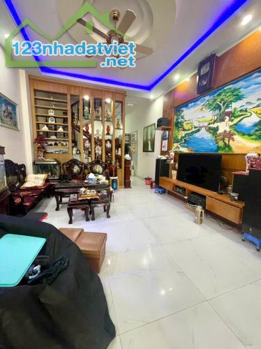 Nhà mặt đường Vĩnh Tiến, 68m 4 tầng, Giá 6.1 tỉ, ô.tô đỗ cửa thoải mái