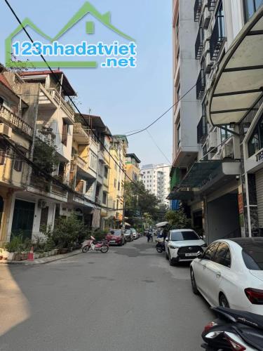 TÒA NHÀ VĂN PHÒNG ĐẠI CỔ VIỆT GIÁ 47 TỶ ÔTÔ DỪNG ĐỖ NGÀY ĐÊM MẶT TIỀN 7M - 3