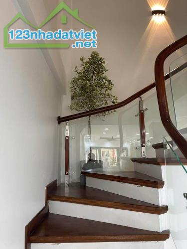 BÁN NHÀ THẠCH BÀN - LONG BIÊN -DT 40m2 - 5 TẦNG - SIÊU PHẨM - THẠCH BÀN - 5 TẦNG - 3