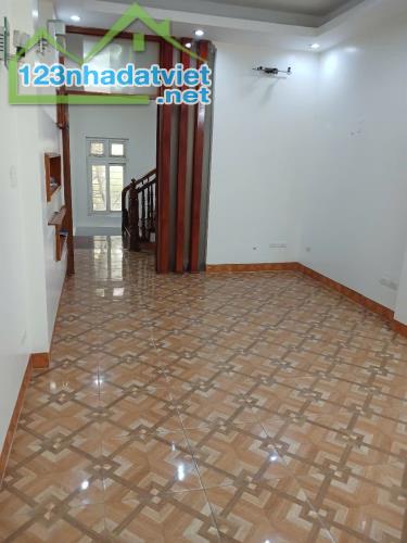 Cho thuê nhà riêng nguyên căn Phố Yên Hoà, 5 tầng x 39m2, 3 ngủ, KD onl, văn phòng, ở gđ - 2