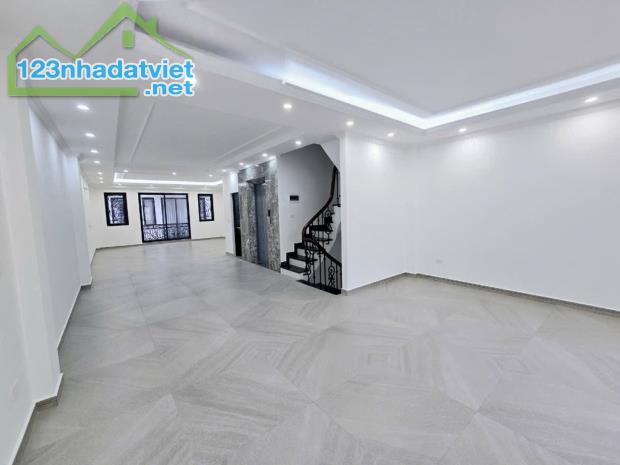 Bán nhà TT Cầu Giấy, 8 tầng TM mới, gara ô tô, ở kết hợp KD, 100m MT 8m nhỉnh 34 tỷ - 2