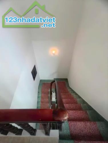 NGAY TÂN SƠN NHÌ SÁT MẶT TIỀN TRẦN HƯNG ĐẠO -3 TẦNG - 51M2 (4x13) - HẺM 8M THÔNG. HƠN 8 TỶ - 2