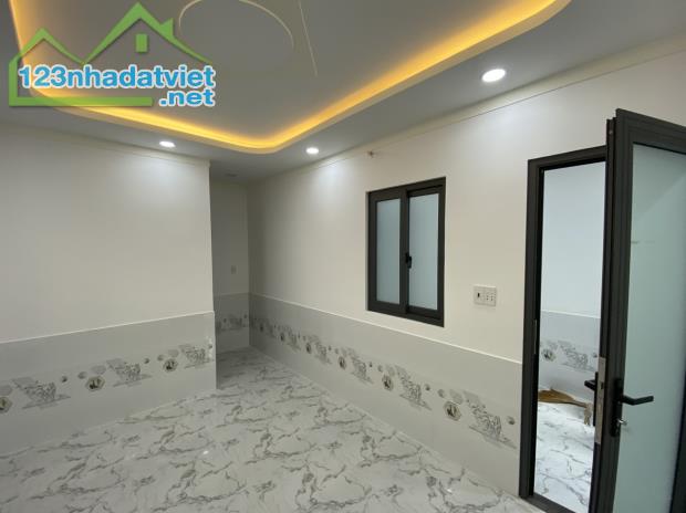 Bán Nhà rộng rãi thoáng mát đường ô tô - 3