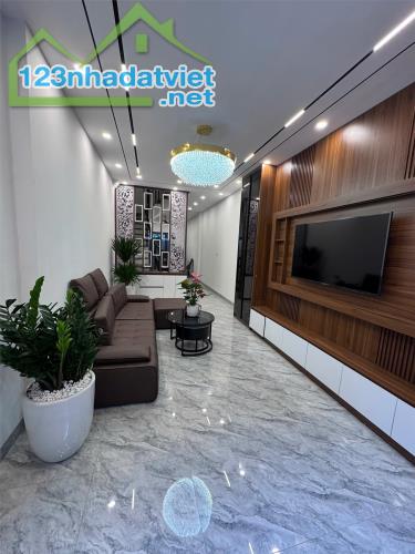 BÁN NHÀ Vũ Xuân Thiều 50m, 4 tầng,mặt ngõ thông,gần dg ôtô tránh đỗ,full nội thất,giá 8.x - 2