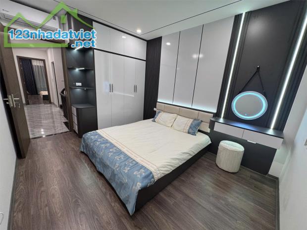 BÁN NHÀ Vũ Xuân Thiều 50m, 4 tầng,mặt ngõ thông,gần dg ôtô tránh đỗ,full nội thất,giá 8.x - 3