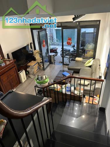 BÁN NHÀ PHỐ NGỌC TRÌ - Ô TÔ VÀO NHÀ - GẦN HỒ - VỊ TRÍ HIẾM - 45M2 HƠN 9 TỶ - 4