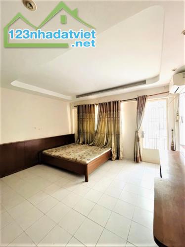 12 TỶ NHÀ PHÚ NHUẬN - XE HƠI CHẠY VI VU - THÔNG CÁC NGẢ - DT 4.6x14M ĐÚC 3 TẦNG - MỞ VPCTY - 1
