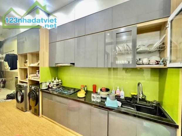 🏢 CHUNG CƯ CĂN GÓC – 106M² – 3PN – TẦNG 2 – FULL NỘI THẤT – GIÁ CHỈ 5.7 TỶ - 5