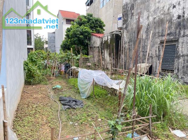 NGÔ XUÂN QUẢNG - ĐẤT VUÔNG ĐẸP - Ô TÔ NHỎ - GẦN MẶT PHỐ - CHÍNH CHỦ - S= 61.5 M2 - 2