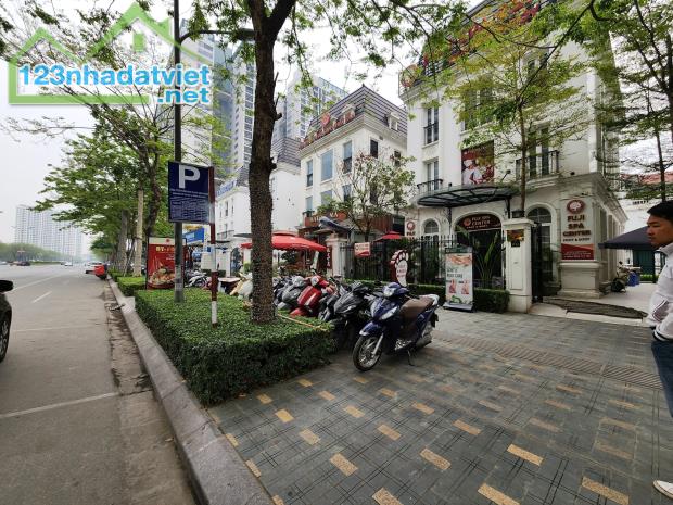 Bán nhà MP Xuân Tảo (KĐT Ngoại Giao Đoàn) 226m/ 3 tầng/ MT 11m, 2 Mặt tiền 188 Tỷ