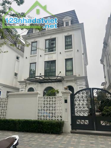 Bán nhà MP Xuân Tảo (KĐT Ngoại Giao Đoàn) 226m/ 3 tầng/ MT 11m, 2 Mặt tiền 188 Tỷ - 1