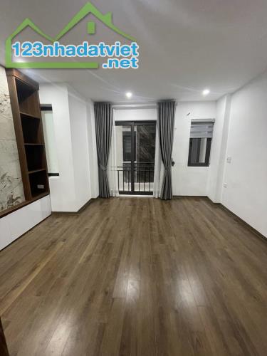 Nhà Đẹp 5Tầng | Ngọc Thụy Long Biên. MT Hoa Hậu , Vị Trí Trung Tâm , Rộng Thoáng | 5,95Tỷ - 2